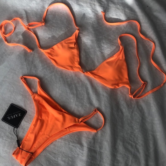 Orange string bikini - Picture 2 of 8